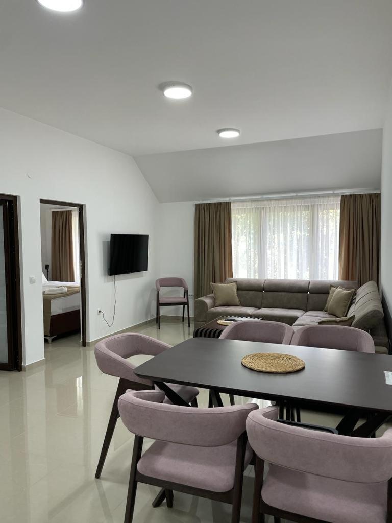 Morpheus Apartmani Sremska Mitrovica Dış mekan fotoğraf